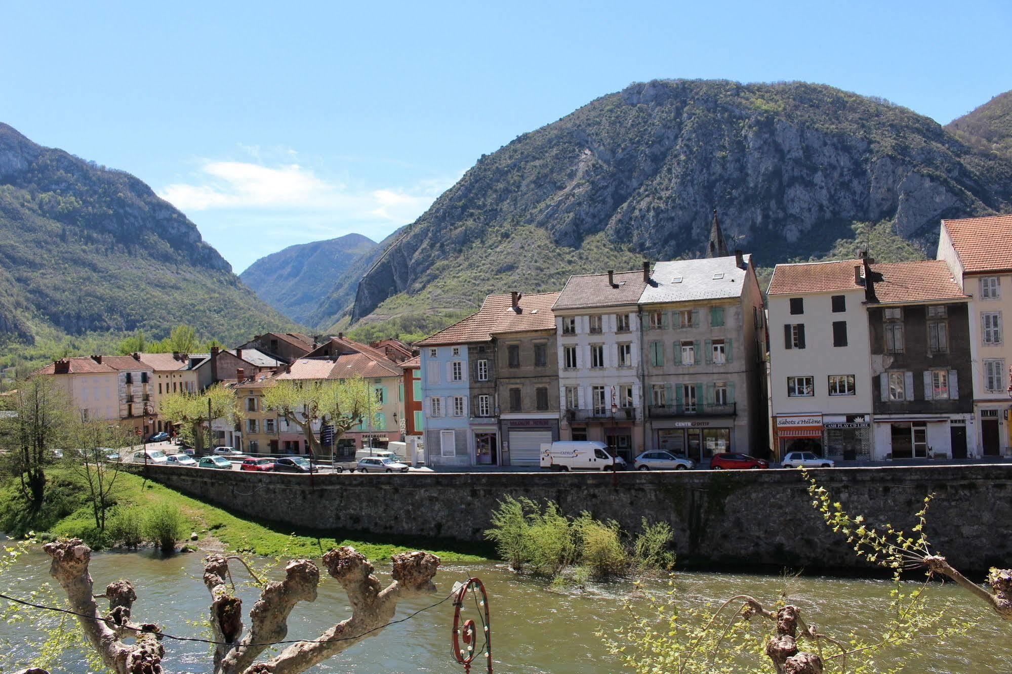 Hôtel Confort Tarascon-sur-Ariège Exterior foto